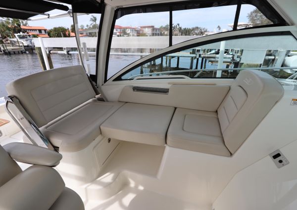 Boston Whaler 315 Conquest image