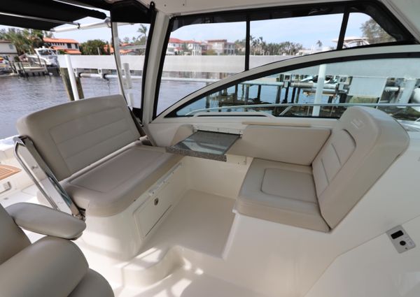 Boston Whaler 315 Conquest image