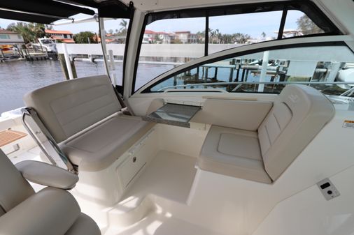 Boston Whaler 315 Conquest image