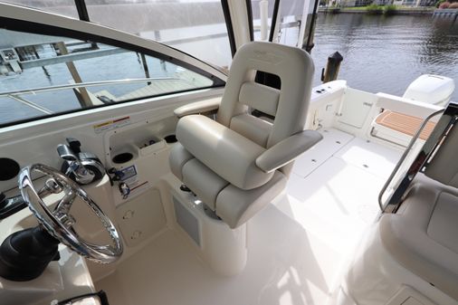 Boston Whaler 315 Conquest image