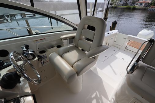 Boston Whaler 315 Conquest image