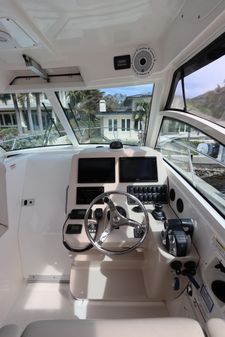 Boston Whaler 315 Conquest image