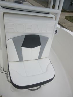 Robalo R180-CENTER-CONSOLE image