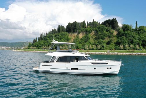 Greenline 48 Fly Hybrid image
