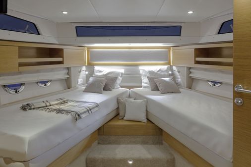 Greenline 48 Fly Hybrid image