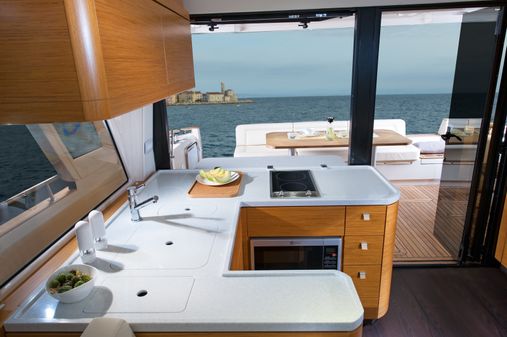 Greenline 48 Fly Hybrid image
