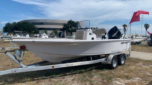 Sea Pro 208