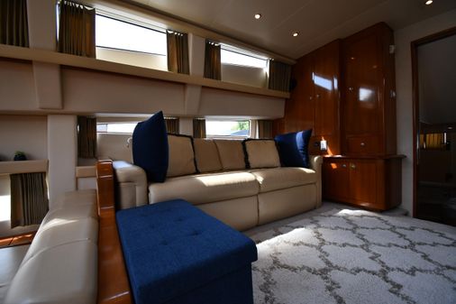 Carver 43 Motor Yacht image