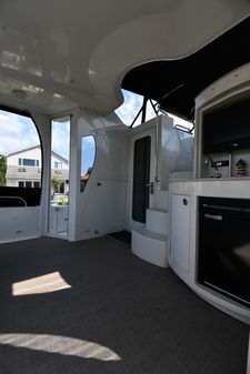 Carver 43 Motor Yacht image