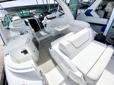 Cruisers Yachts 350 Express image