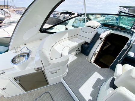 Cruisers Yachts 350 Express image