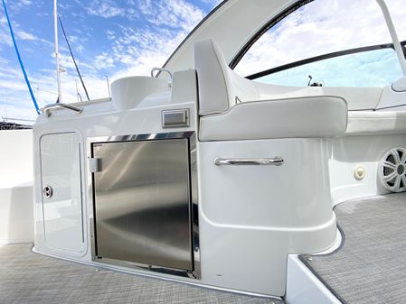 Cruisers Yachts 350 Express image