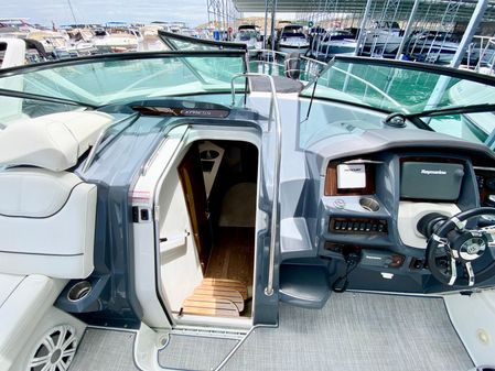 Cruisers Yachts 350 Express image