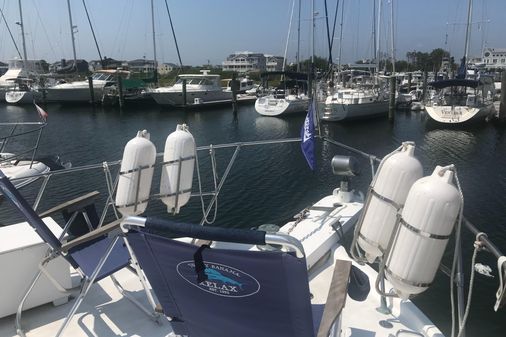 Hatteras 41-TWIN-CABIN-W-1400-HRS image