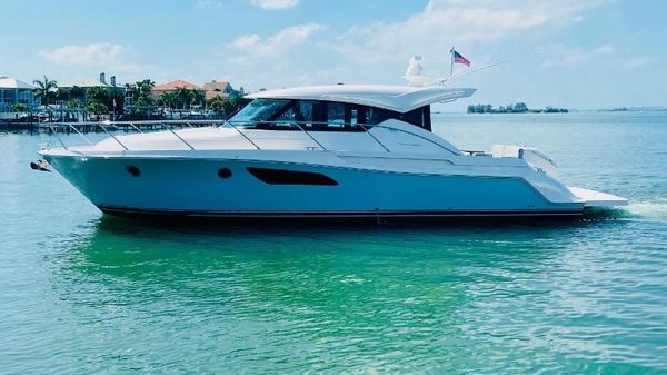 Tiara Yachts C44 Coupe