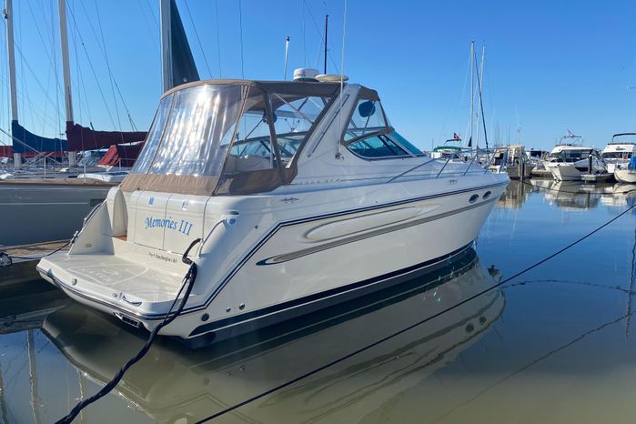 2001 Maxum 3700 SCR Port Washington, Wisconsin - Worldwide Yacht Sales