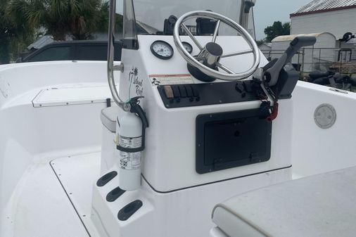 Sportsman ISLAND-REEF-17-CENTER-CONSOLE image