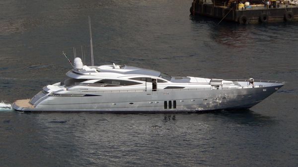 Pershing 115