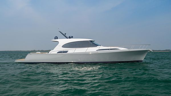 Palm Beach Motor Yachts GT60 