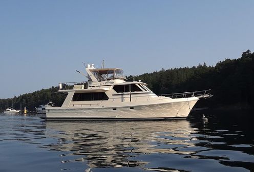 Offshore Yachts 48 Pilothouse image