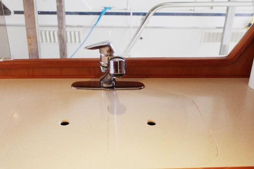 Offshore Yachts 48 Pilothouse image