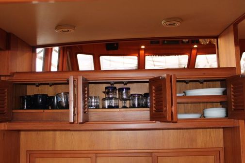 Offshore Yachts 48 Pilothouse image