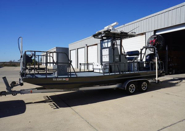 Boat Right 25'8'' Custom Flat image