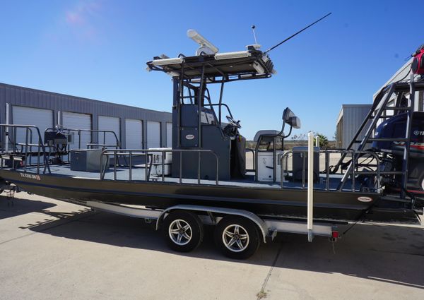 Boat Right 25'8'' Custom Flat image