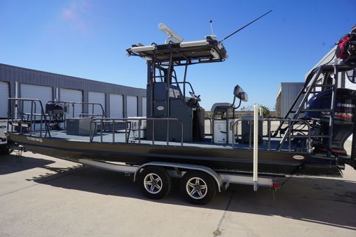 Boat Right 25'8'' Custom Flat image