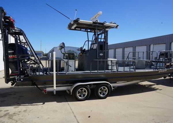 Boat Right 25'8'' Custom Flat image