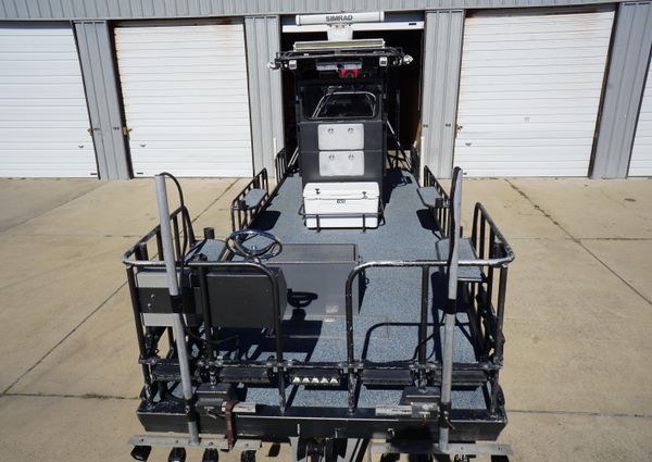 Boat Right 25'8'' Custom Flat image