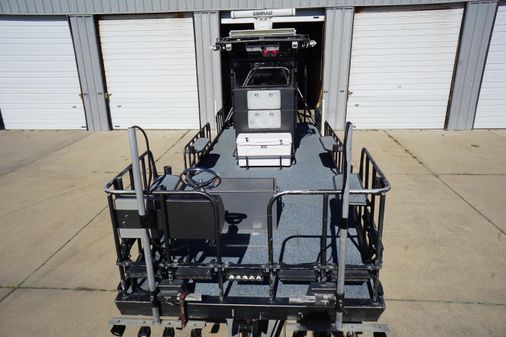 Boat Right 25'8'' Custom Flat image