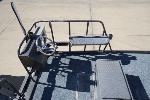 Boat Right 25'8'' Custom Flat image