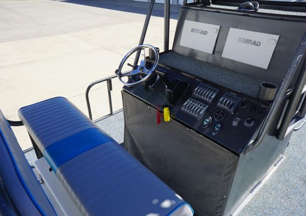 Boat Right 25'8'' Custom Flat image