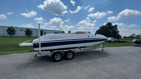 Hurricane SunDeck Sport 231 OB 