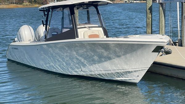 Cobia 320 CC 