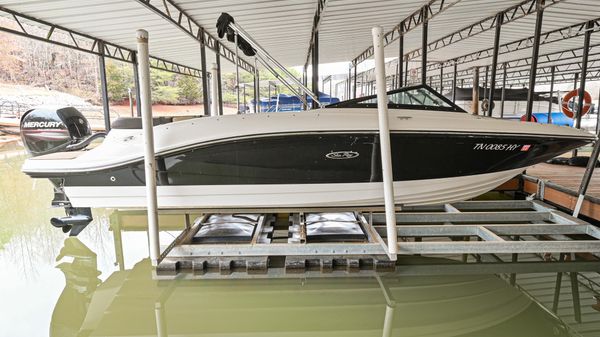 Sea Ray SPX 210