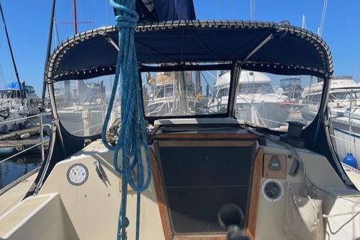 Crown 34 image