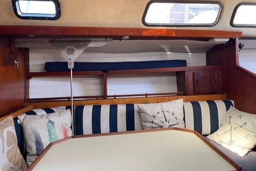 Crown 34 image