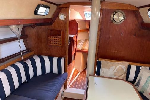 Crown 34 image