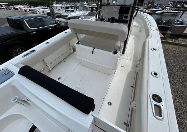 Boston-whaler 230-OUTRAGE image