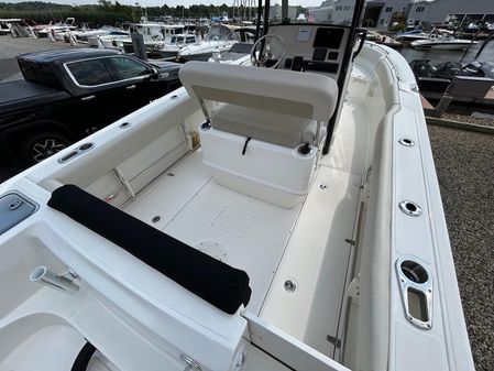 Boston-whaler 230-OUTRAGE image