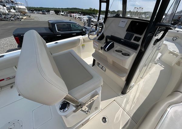 Boston-whaler 230-OUTRAGE image