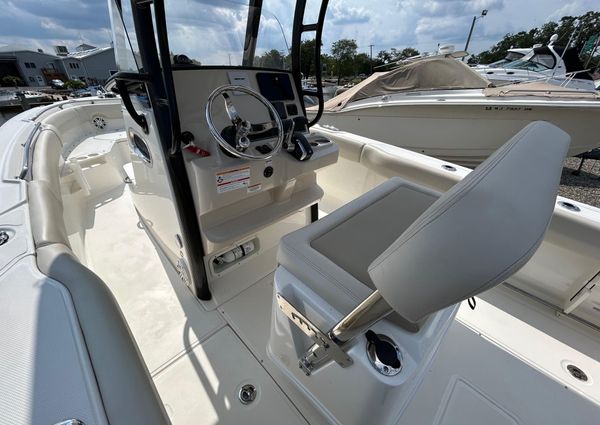 Boston-whaler 230-OUTRAGE image