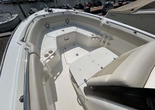 Boston-whaler 230-OUTRAGE image