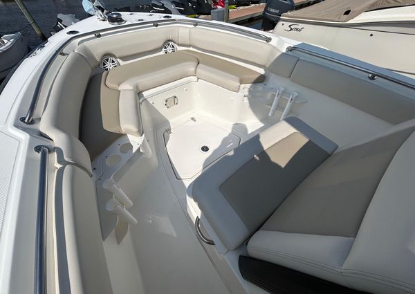 Boston-whaler 230-OUTRAGE image