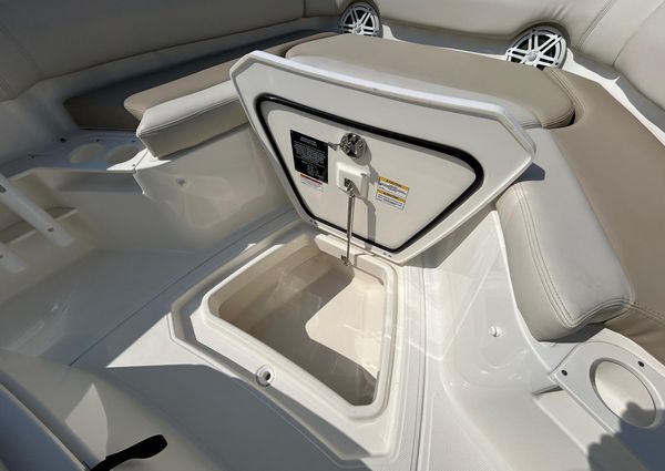 Boston-whaler 230-OUTRAGE image