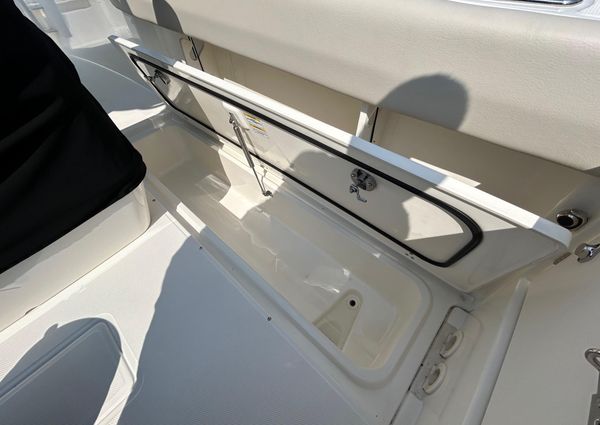 Boston-whaler 230-OUTRAGE image