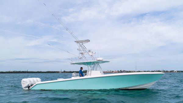 Venture 39 Center Console 