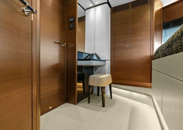 Princess Yachts Y75 Motor Yacht image